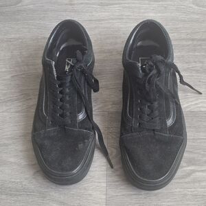 black old skool suede vans size 8